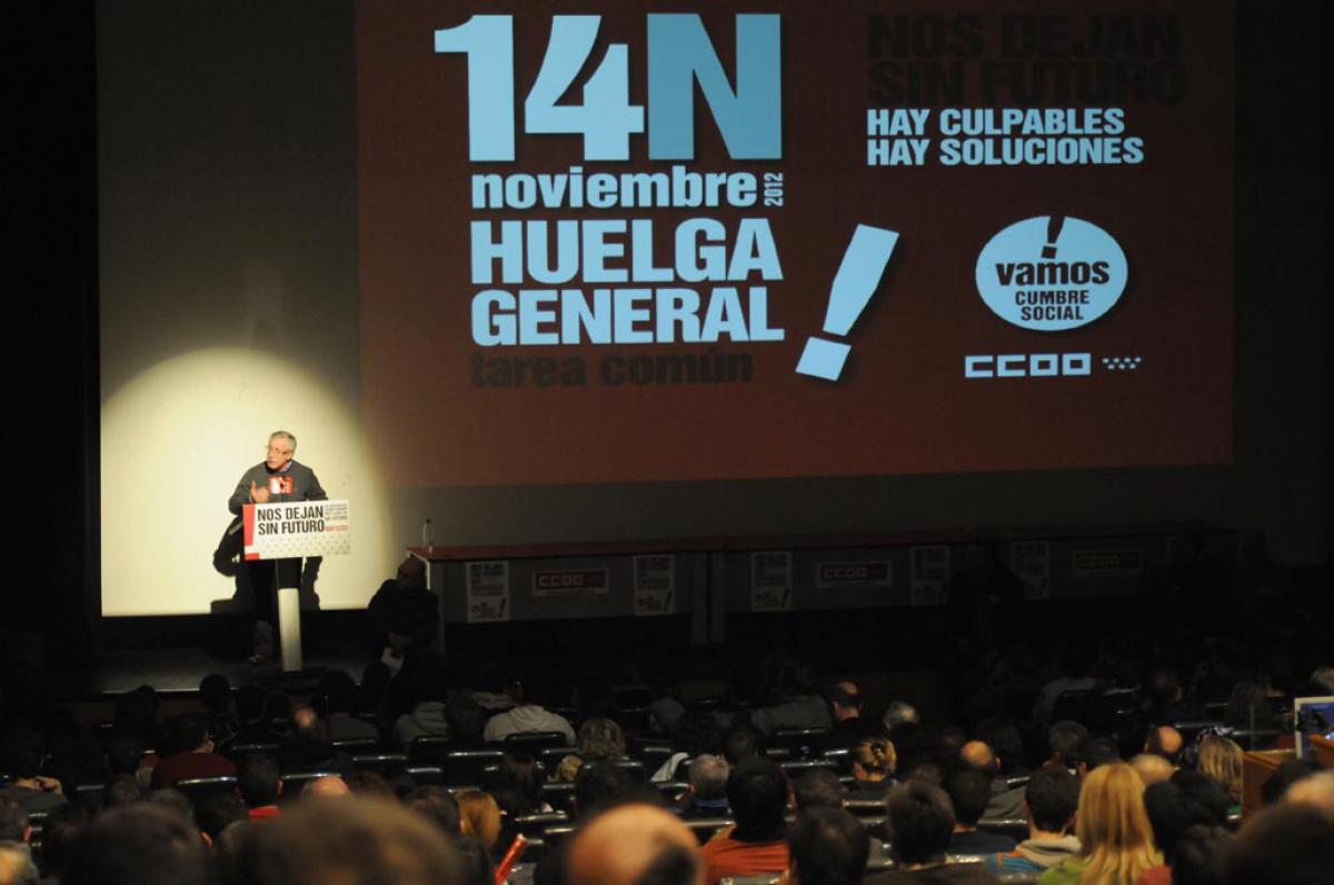 Toxo se dirige a los piquetes de CCOO en su sede de Madrid